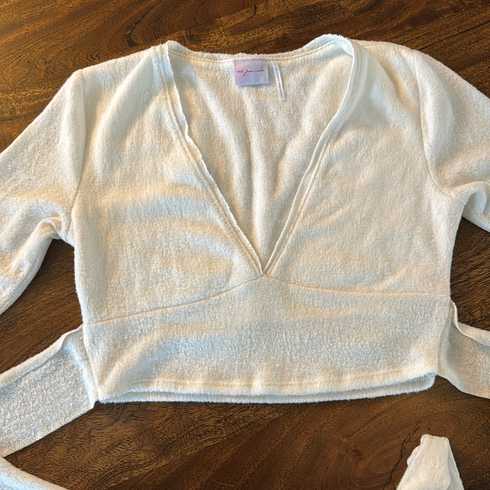 Urban Outfitters Soft long sleeve v-neck top for sale - size large